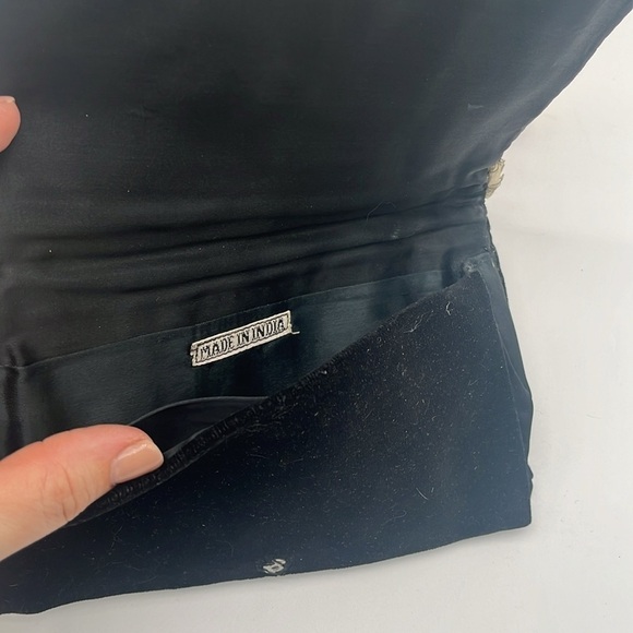 Vintage Silver Metallic Embroidered Clutch Purse Made in India BLEMISH - Picture 11 of 11